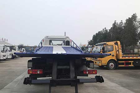 黔江中塘高速汽车救援 汽车电瓶救援 汽车救援平台